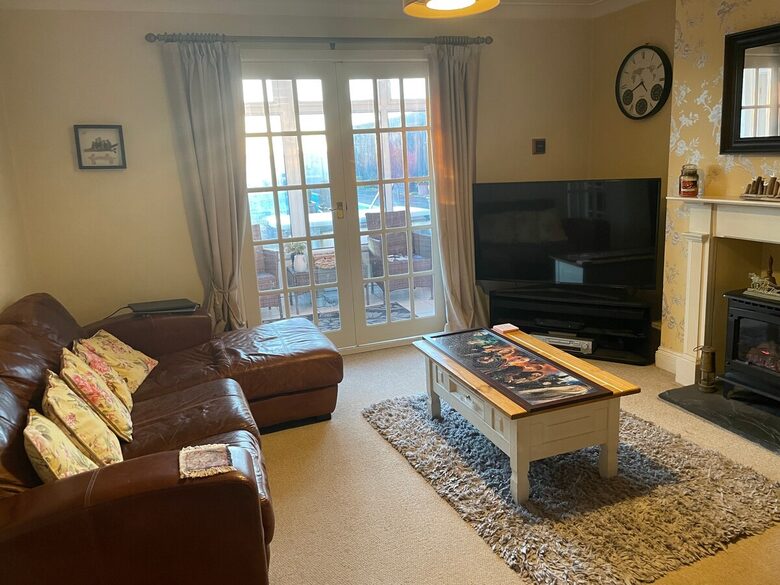 Stylish Coastal Escape Surrounded by Nature - Milford Haven, United Kingdom