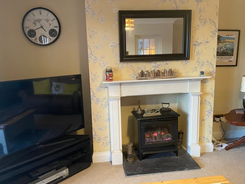 Stylish Coastal Escape Surrounded by Nature - Milford Haven, United Kingdom