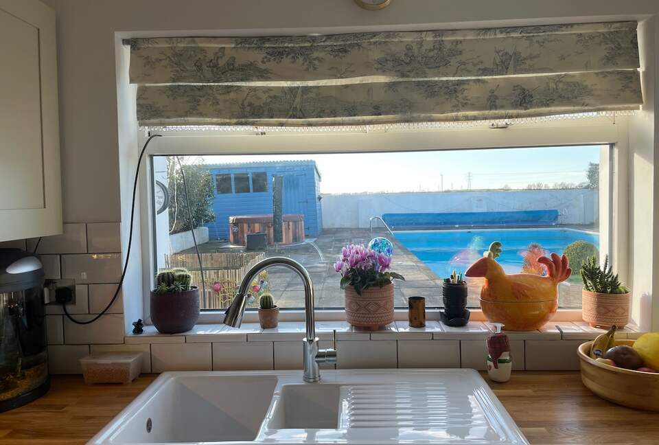 Stylish Coastal Escape Surrounded by Nature - Milford Haven, United Kingdom