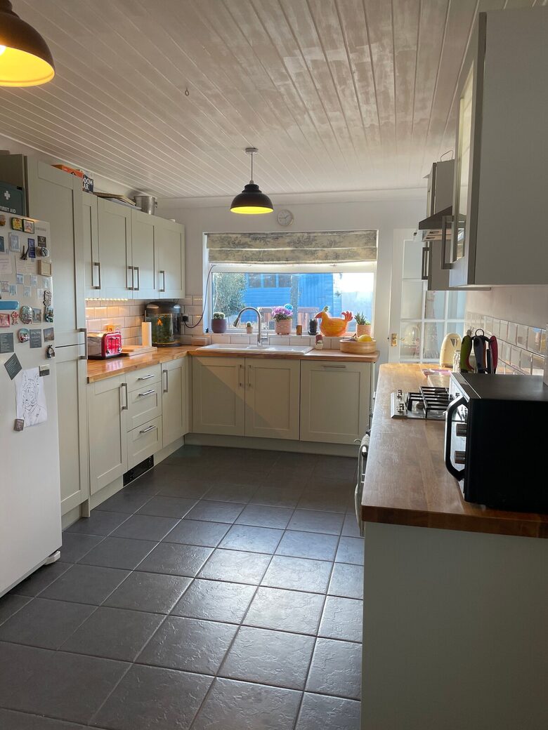 Stylish Coastal Escape Surrounded by Nature - Milford Haven, United Kingdom