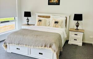 Relaxed Hunter Valley Retreat with Modern Comforts - North Rothbury, Australia