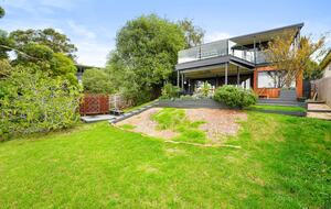 Nature-Surrounded Peninsula Escape - Dromana, Australia