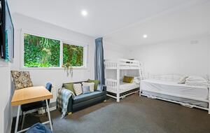 Nature-Surrounded Peninsula Escape - Dromana, Australia