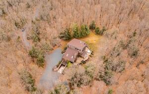 Contemporary Woodland Retreat Near Jim Thorpe - Jim Thorpe, Pennsylvania