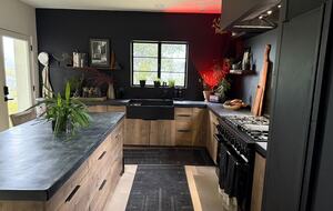 Elevated Living Amidst Nature’s Calm - Topanga, California