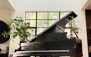 Elevated Living Amidst Nature’s Calm - Topanga, California