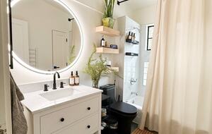 Elevated Living Amidst Nature’s Calm - Topanga, California