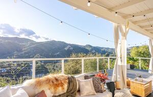 Elevated Living Amidst Nature’s Calm - Topanga, California