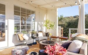 Elevated Living Amidst Nature’s Calm - Topanga, California