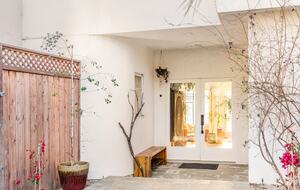 Elevated Living Amidst Nature’s Calm - Topanga, California