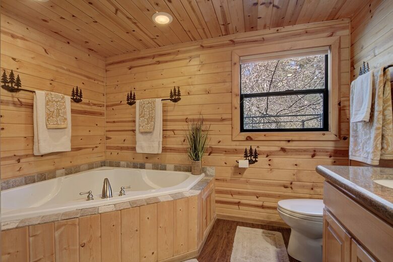 Elegant Payson Cabin on 4 Acres with Tonto Creek Access - Payson, Arizona