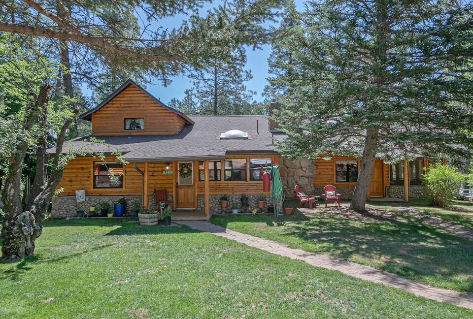 Elegant Payson Cabin on 4 Acres with Tonto Creek Access - Payson, Arizona