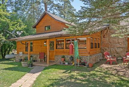 Elegant Payson Cabin on 4 Acres with Tonto Creek Access - Payson, Arizona