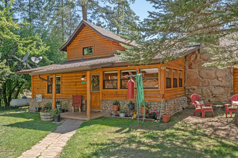 Elegant Payson Cabin on 4 Acres with Tonto Creek Access - Payson, Arizona