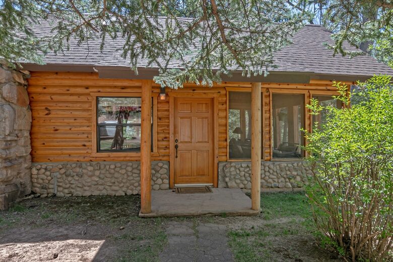 Elegant Payson Cabin on 4 Acres with Tonto Creek Access - Payson, Arizona