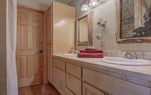 Elegant Payson Cabin on 4 Acres with Tonto Creek Access - Payson, Arizona