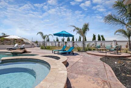 Outdoor Amenity Amazement Near Wine Country & Skydive Tracy - Tracy, California