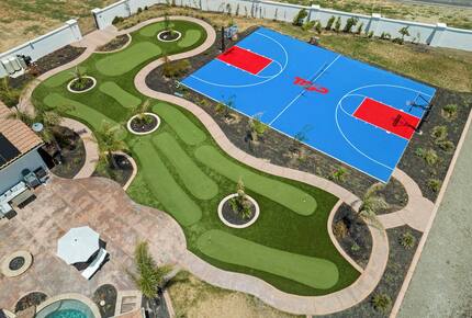 Outdoor Amenity Amazement Near Wine Country & Skydive Tracy - Tracy, California
