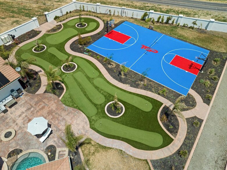 Outdoor Amenity Amazement Near Wine Country & Skydive Tracy - Tracy, California