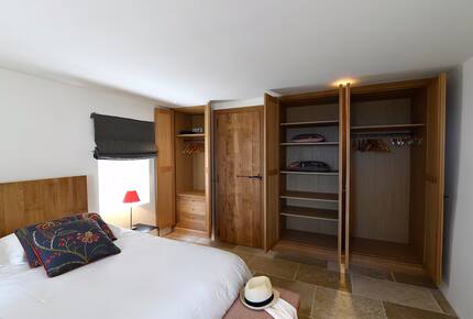 18th-Century Gordes Gem with 270-Degree Valley Views - Gordes, France