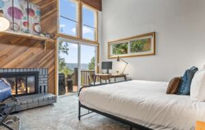 Elegant Mountain Lodge on Big Bear’s North Shore - Fawnskin, California