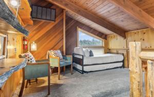 Elegant Mountain Lodge on Big Bear’s North Shore - Fawnskin, California