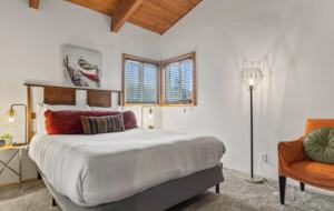 Elegant Mountain Lodge on Big Bear’s North Shore - Fawnskin, California