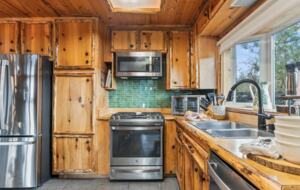 Elegant Mountain Lodge on Big Bear’s North Shore - Fawnskin, California