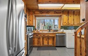 Elegant Mountain Lodge on Big Bear’s North Shore - Fawnskin, California