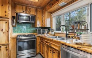 Elegant Mountain Lodge on Big Bear’s North Shore - Fawnskin, California