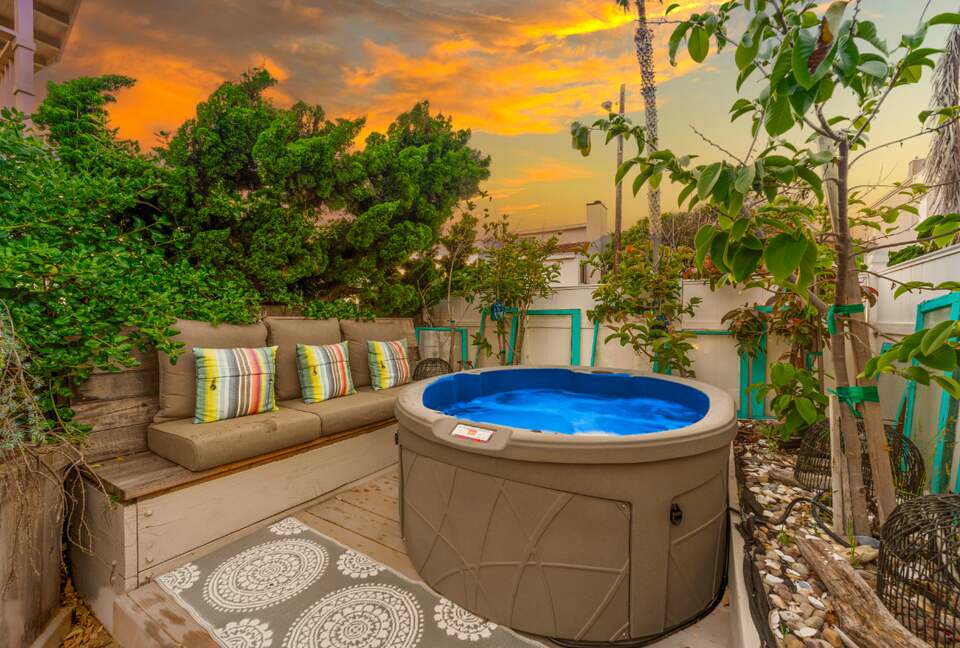 Coastal Charm a Block from the Beach - Oxnard, California