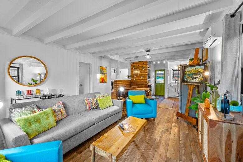 Coastal Charm a Block from the Beach - Oxnard, California