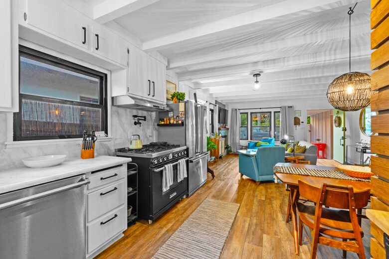 Coastal Charm a Block from the Beach - Oxnard, California