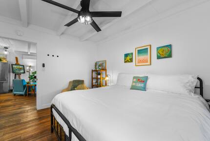 Coastal Charm a Block from the Beach - Oxnard, California