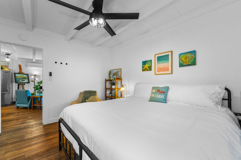 Coastal Charm a Block from the Beach - Oxnard, California