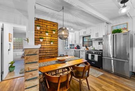 Coastal Charm a Block from the Beach - Oxnard, California