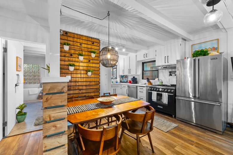 Coastal Charm a Block from the Beach - Oxnard, California