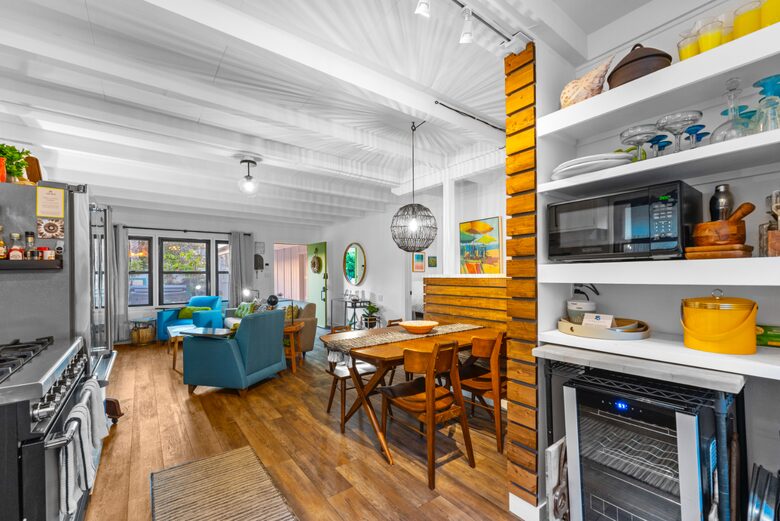 Coastal Charm a Block from the Beach - Oxnard, California