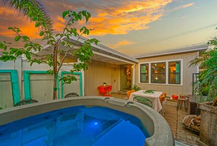 Coastal Charm a Block from the Beach - Oxnard, California