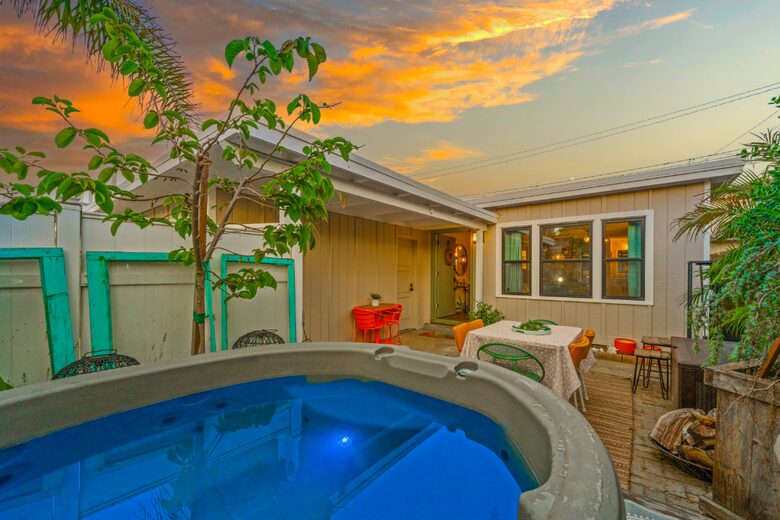 Coastal Charm a Block from the Beach - Oxnard, California