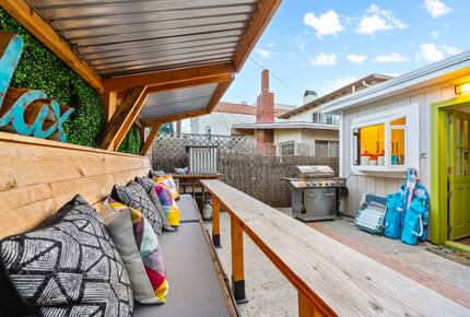 Coastal Charm a Block from the Beach - Oxnard, California