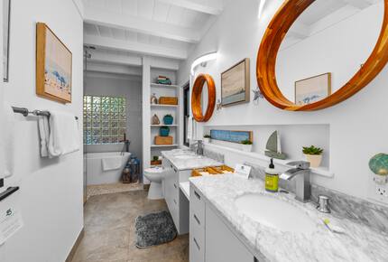 Coastal Charm a Block from the Beach - Oxnard, California