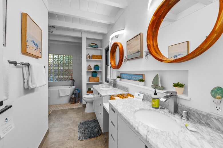 Coastal Charm a Block from the Beach - Oxnard, California