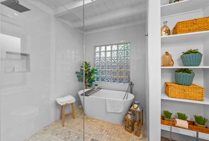 Coastal Charm a Block from the Beach - Oxnard, California