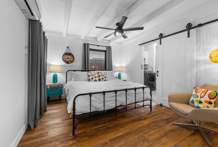 Coastal Charm a Block from the Beach - Oxnard, California