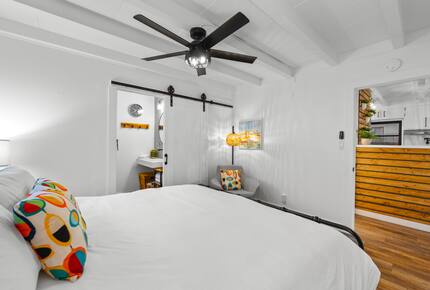 Coastal Charm a Block from the Beach - Oxnard, California