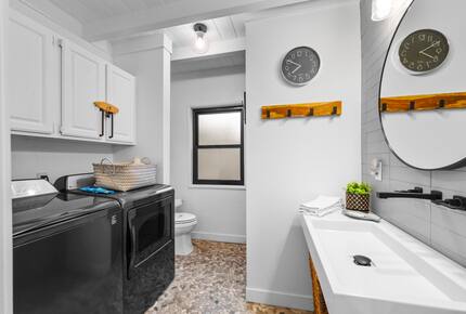 Coastal Charm a Block from the Beach - Oxnard, California