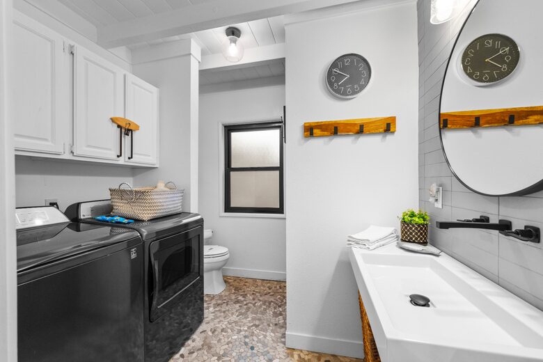 Coastal Charm a Block from the Beach - Oxnard, California