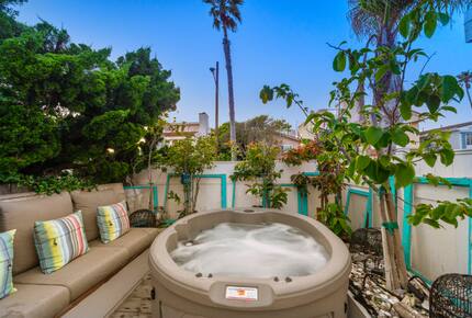 Coastal Charm a Block from the Beach - Oxnard, California