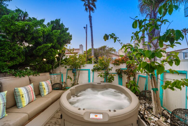 Coastal Charm a Block from the Beach - Oxnard, California